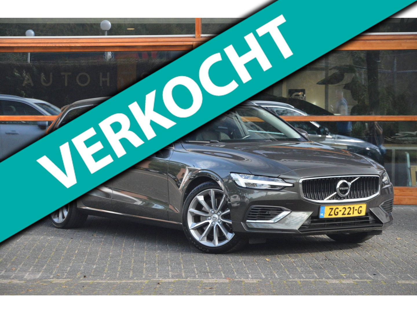 Volvo V60 T5 Momentum| Trekhaak| Camera | BLIS | Adaptive Cruise | Stoelverwarming | Perfect onderhouden |