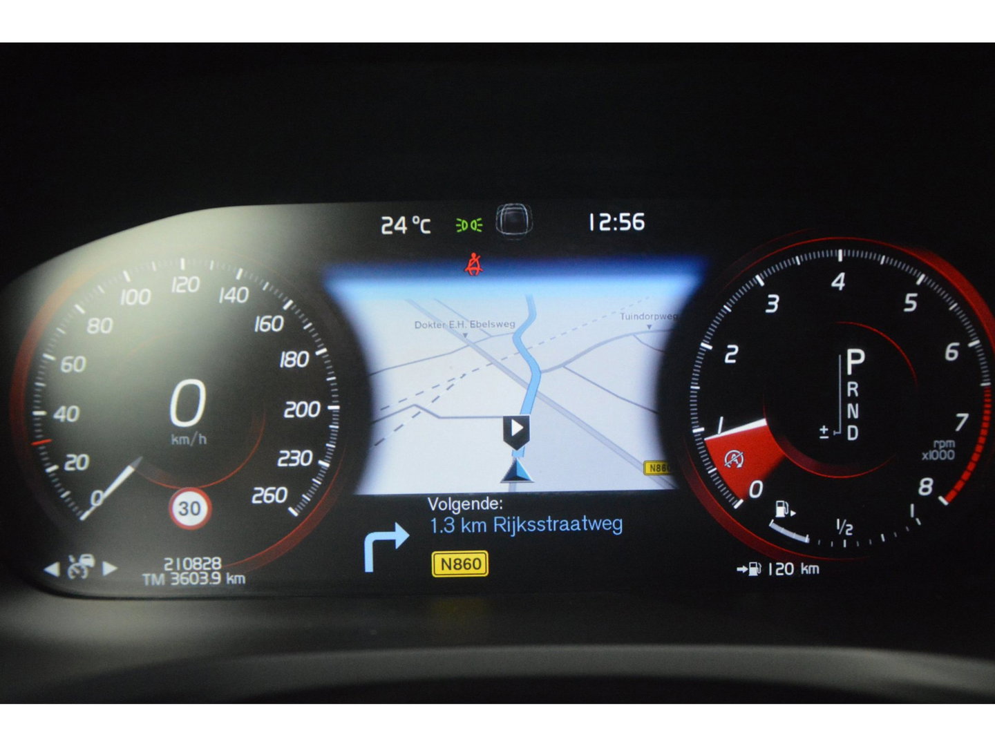 Volvo V60 T5 Momentum| Trekhaak| Camera | BLIS | Adaptive Cruise | Stoelverwarming | Perfect onderhouden |