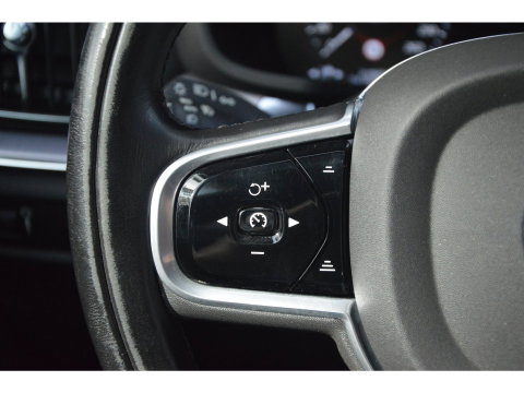 Volvo V60 T5 Momentum| Trekhaak| Camera | BLIS | Adaptive Cruise | Stoelverwarming | Perfect onderhouden |