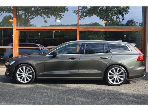 Volvo V60 T5 Momentum| Trekhaak| Camera | BLIS | Adaptive Cruise | Stoelverwarming | Perfect onderhouden |