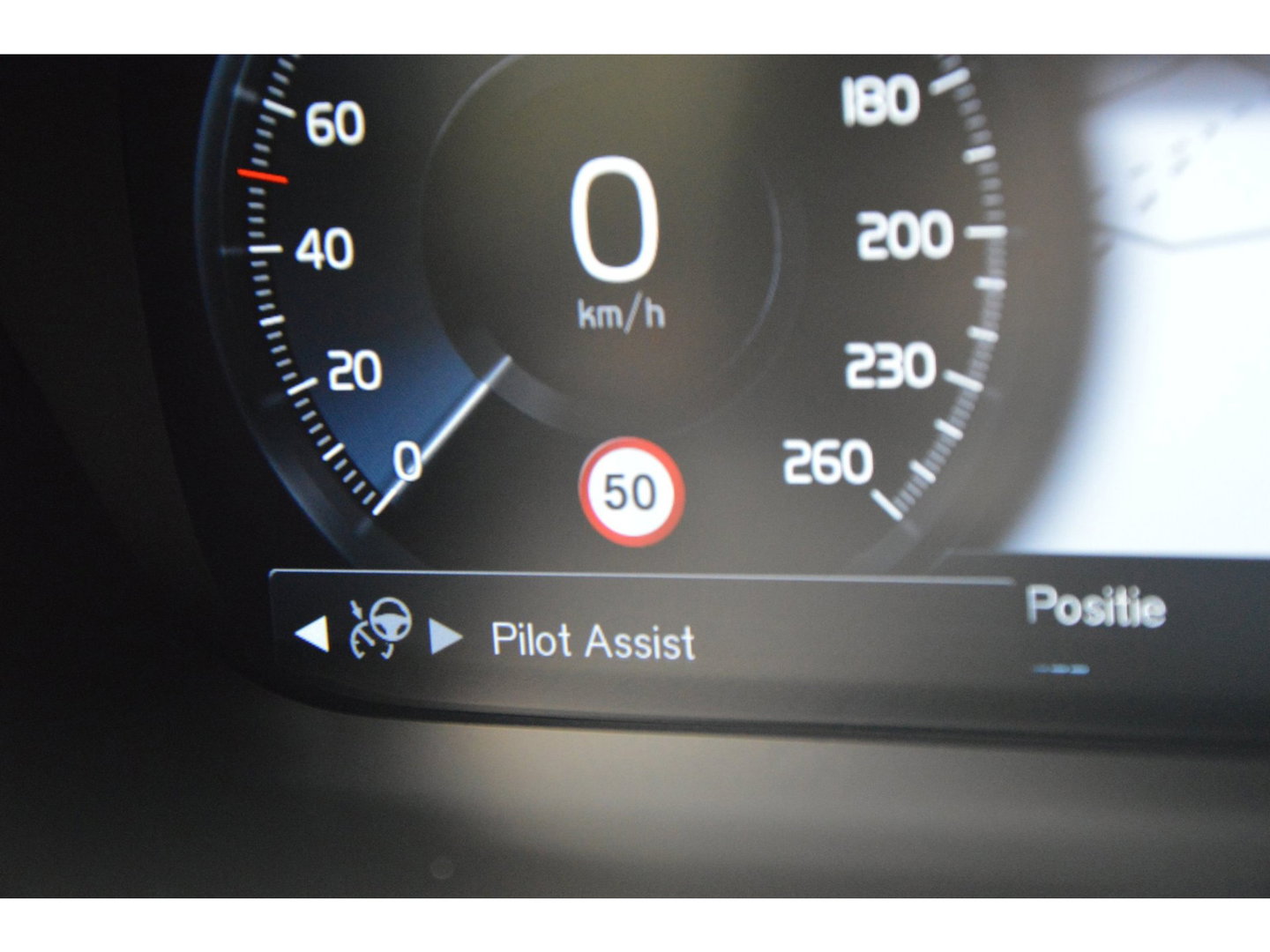 Volvo V90 T4 Inscription | Massage | Panorama dak | Standkachel | Trekhaak | Head-Up | Harman en Kardon