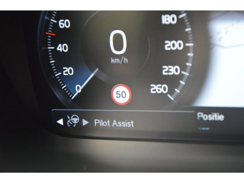 Volvo V90 T4 Inscription | Massage | Panorama dak | Standkachel | Trekhaak | Head-Up | Harman en Kardon