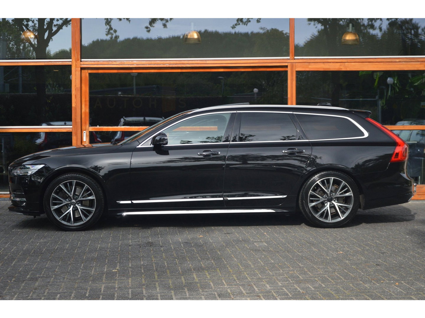 Volvo V90 T4 Inscription | Massage | Panorama dak | Standkachel | Trekhaak | Head-Up | Harman en Kardon