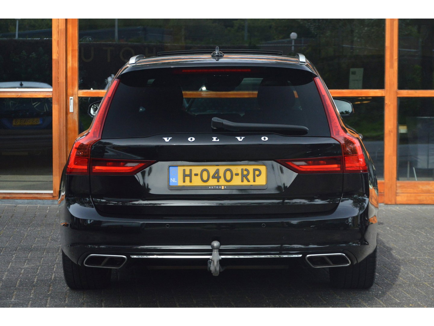 Volvo V90 T4 Inscription | Massage | Panorama dak | Standkachel | Trekhaak | Head-Up | Harman en Kardon