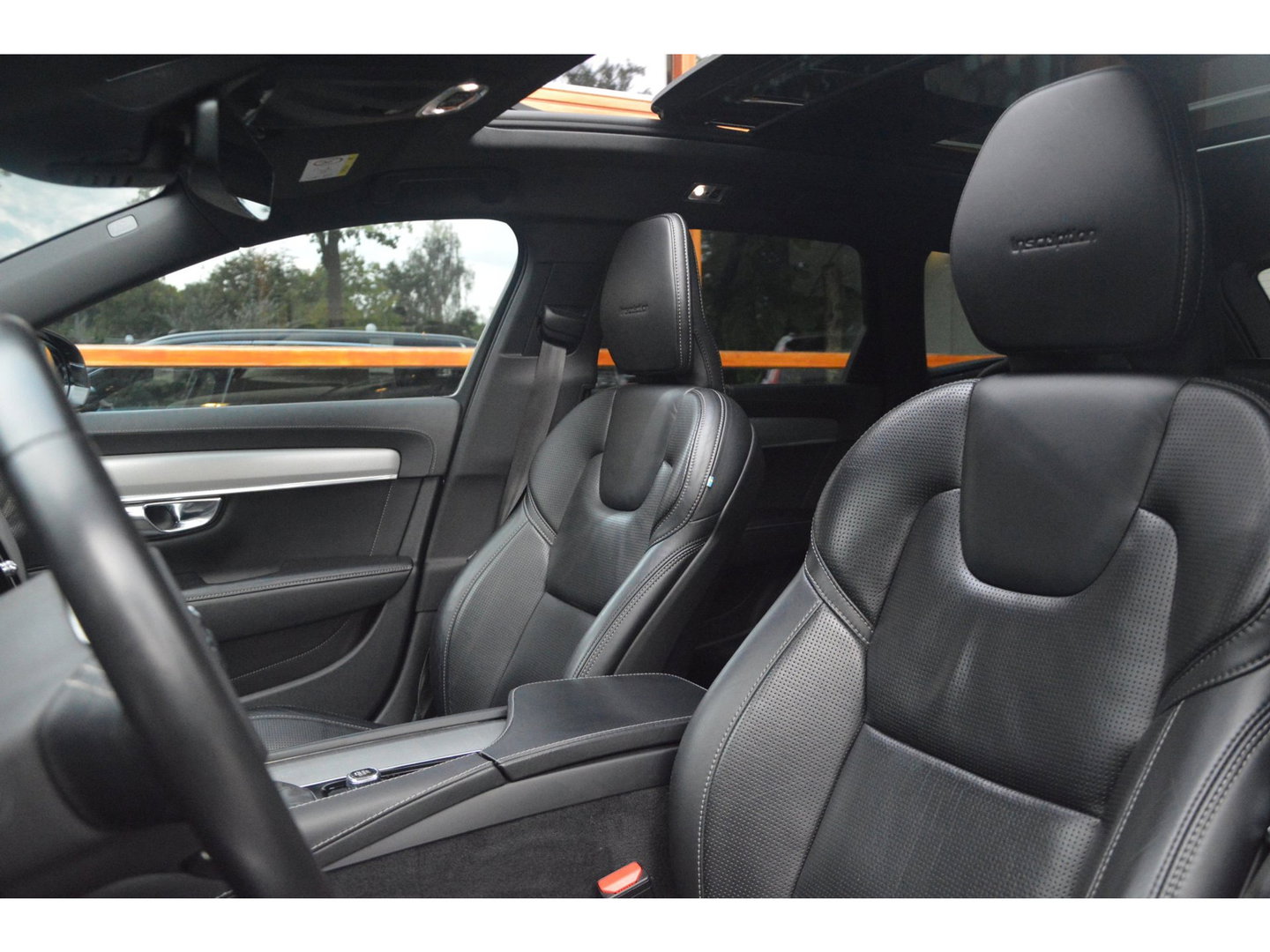 Volvo V90 T4 Inscription | Massage | Panorama dak | Standkachel | Trekhaak | Head-Up | Harman en Kardon