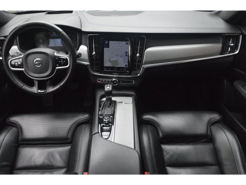 Volvo V90 T4 Inscription | Massage | Panorama dak | Standkachel | Trekhaak | Head-Up | Harman en Kardon