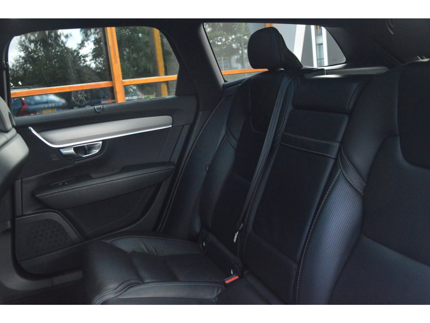 Volvo V90 T4 Inscription | Massage | Panorama dak | Standkachel | Trekhaak | Head-Up | Harman en Kardon