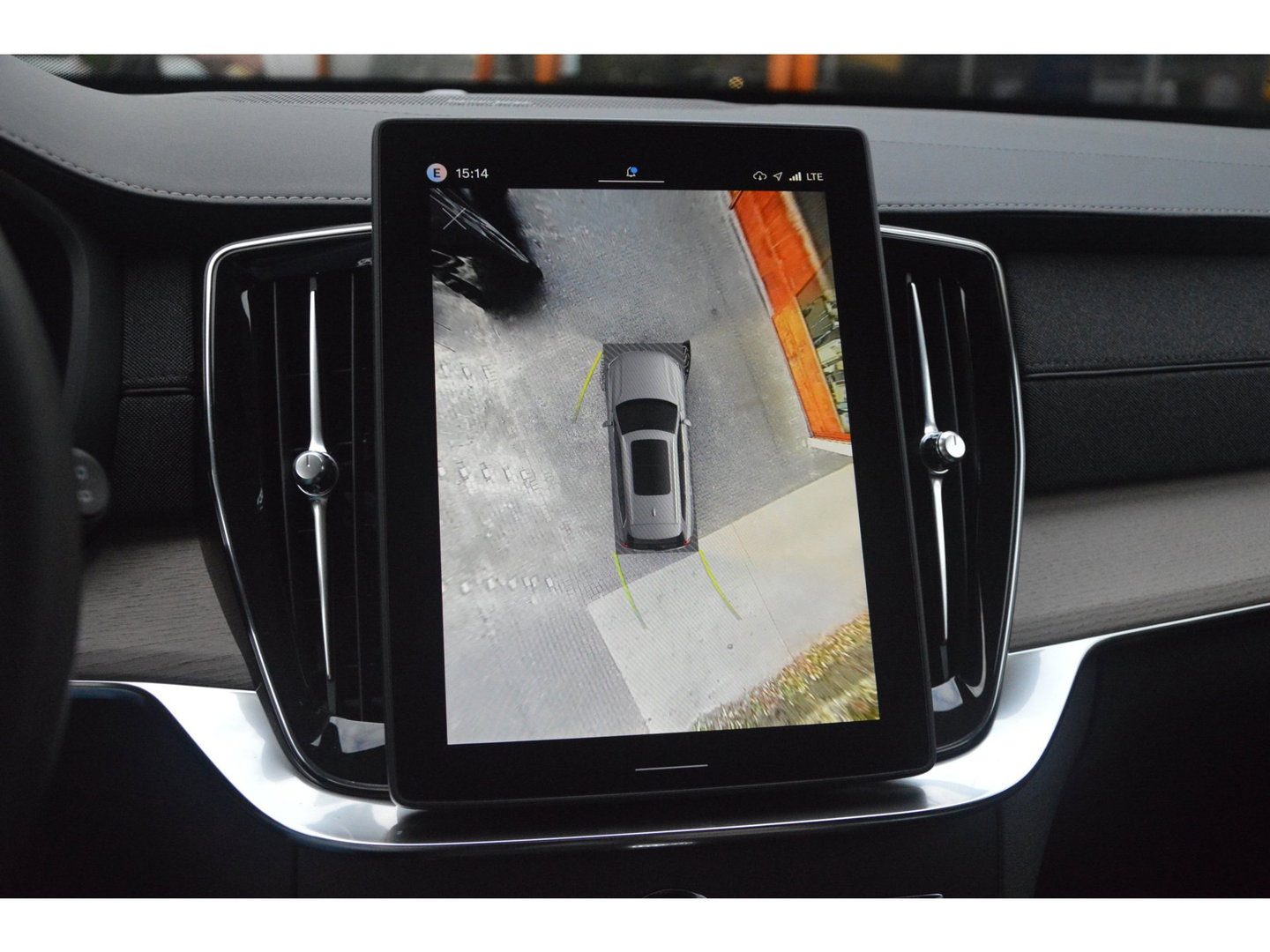 Volvo XC90 T8 Hybride AWD Plus Bright | Luchtvering | Head-Up Display | 360° Camera | Panoramadak | Stoel + Stuur Verwarmd |