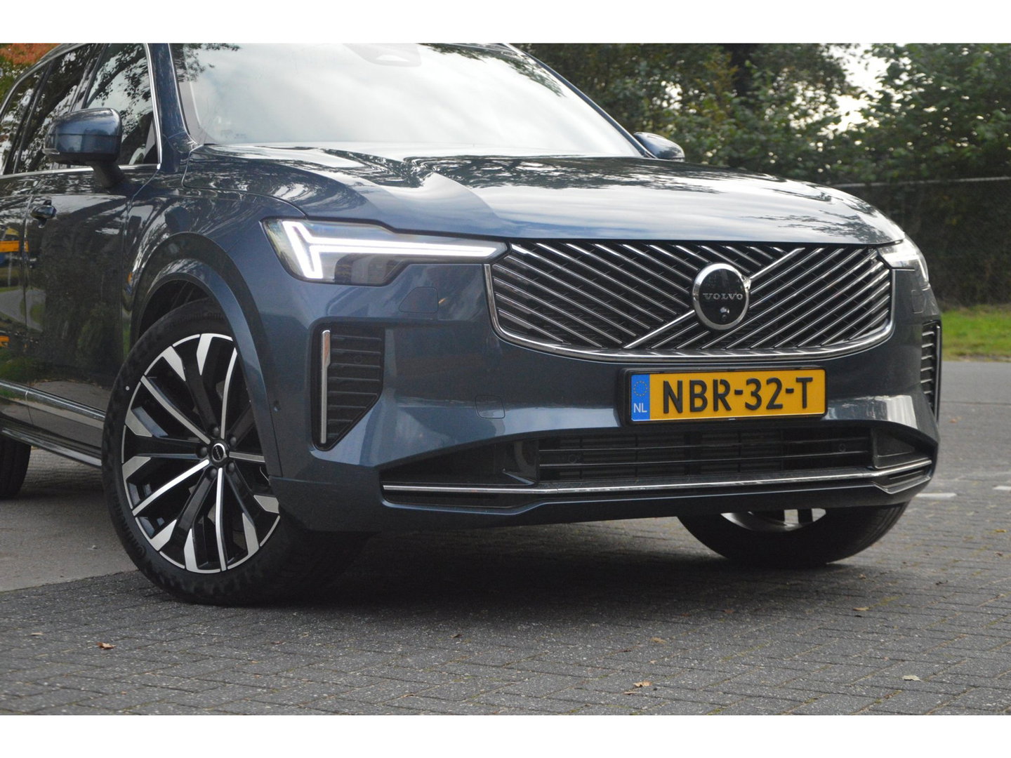 Volvo XC90 T8 Hybride AWD Plus Bright | Luchtvering | Head-Up Display | 360° Camera | Panoramadak | Stoel + Stuur Verwarmd |