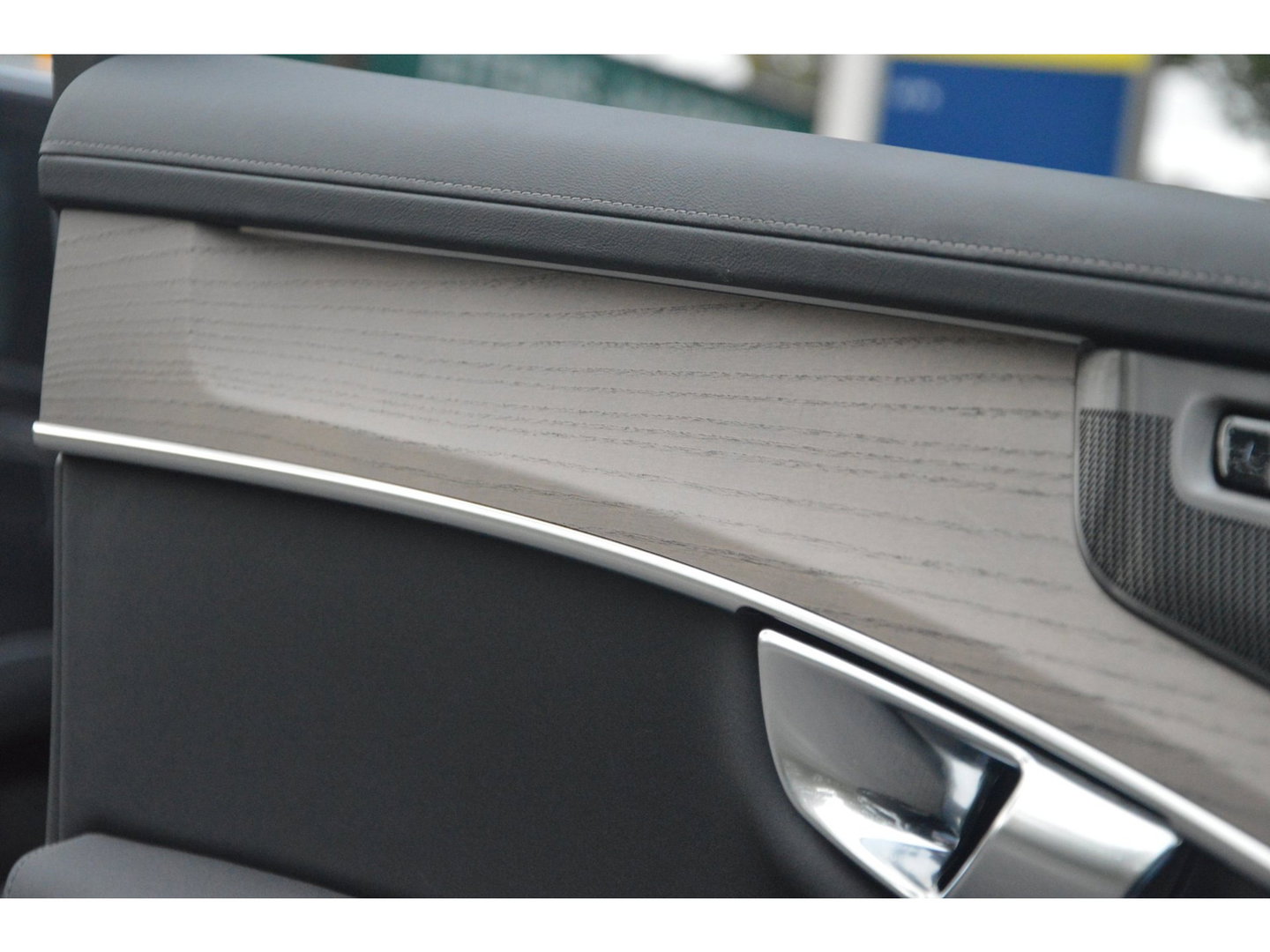 Volvo XC90 T8 Hybride AWD Plus Bright | Luchtvering | Head-Up Display | 360° Camera | Panoramadak | Stoel + Stuur Verwarmd |