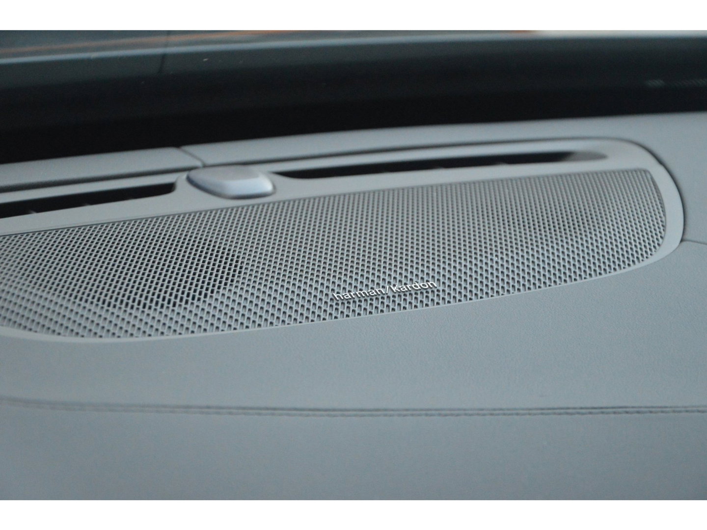 Volvo XC90 T8 Hybride AWD Plus Bright | Luchtvering | Head-Up Display | 360° Camera | Panoramadak | Stoel + Stuur Verwarmd |