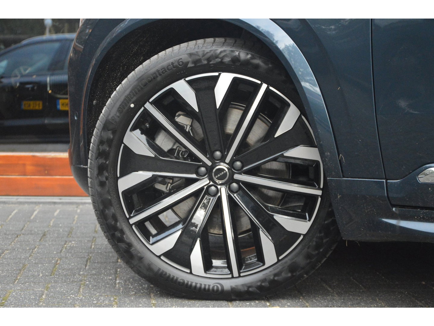 Volvo XC90 T8 Hybride AWD Plus Bright | Luchtvering | Head-Up Display | 360° Camera | Panoramadak | Stoel + Stuur Verwarmd |