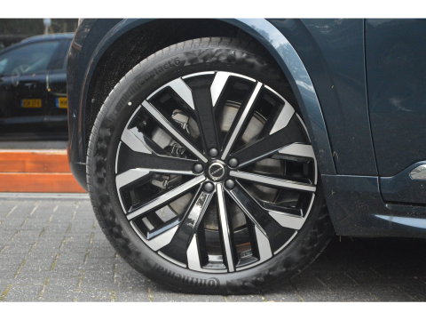 Volvo XC90 T8 Hybride AWD Plus Bright | Luchtvering | Head-Up Display | 360° Camera | Panoramadak | Stoel + Stuur Verwarmd |