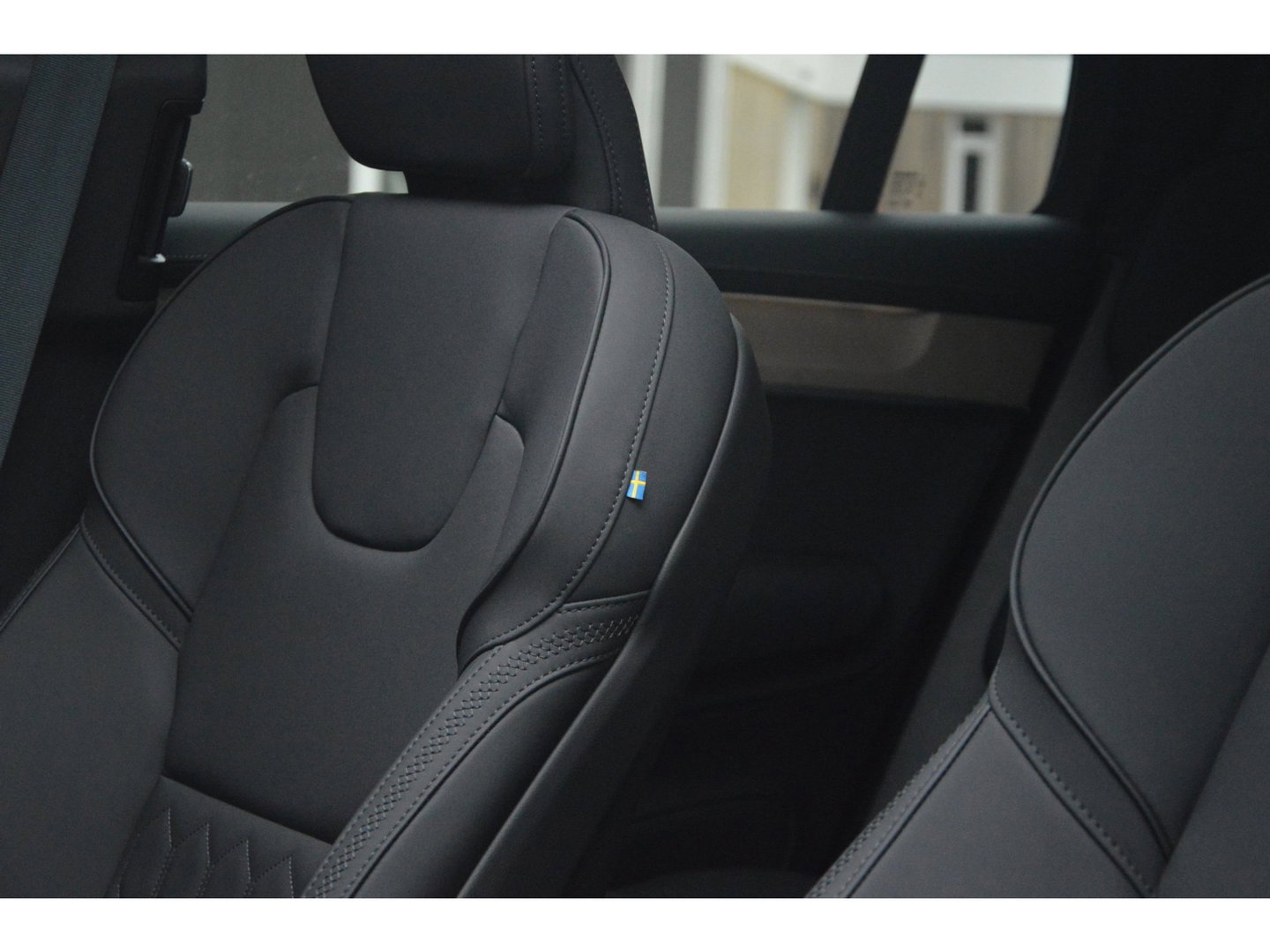 Volvo XC90 T8 Hybride AWD Plus Bright | Luchtvering | Head-Up Display | 360° Camera | Panoramadak | Stoel + Stuur Verwarmd |