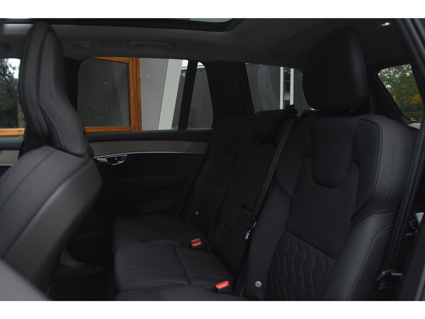 Volvo XC90 T8 Hybride AWD Plus Bright | Luchtvering | Head-Up Display | 360° Camera | Panoramadak | Stoel + Stuur Verwarmd |