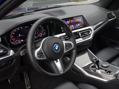 BMW 3 Serie Limousine 330e 292PK M-sport / M-Stoel / Carbon / Laser / 360° / BTW