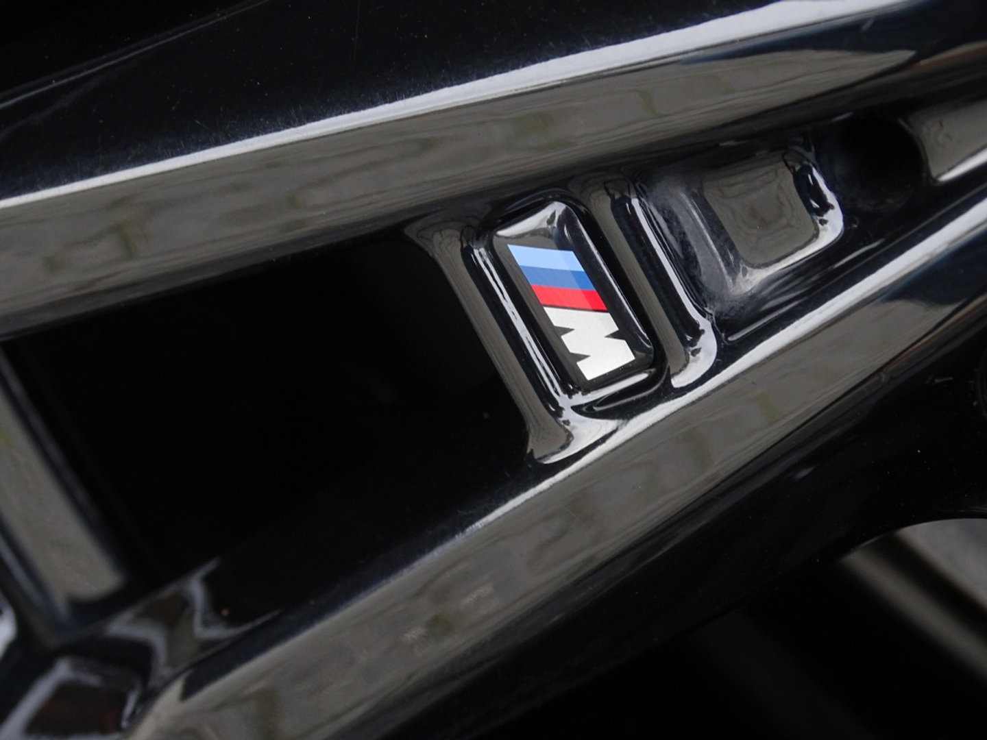 BMW 3 Serie Limousine 330e 292PK M-sport / M-Stoel / Carbon / Laser / 360° / BTW