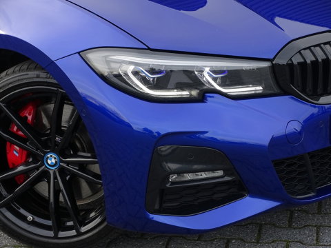 BMW 3 Serie Limousine 330e 292PK M-sport / M-Stoel / Carbon / Laser / 360° / BTW
