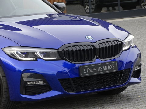 BMW 3 Serie Limousine 330e 292PK M-sport / M-Stoel / Carbon / Laser / 360° / BTW