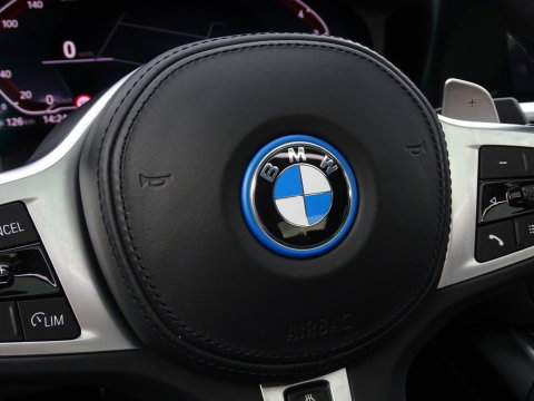 BMW 3 Serie Limousine 330e 292PK M-sport / M-Stoel / Carbon / Laser / 360° / BTW