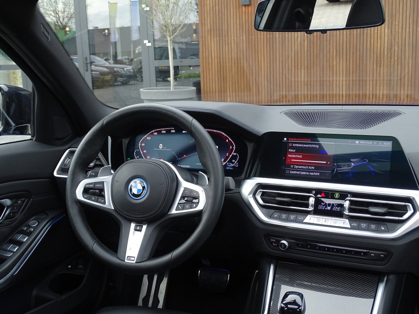 BMW 3 Serie Limousine 330e 292PK M-sport / M-Stoel / Carbon / Laser / 360° / BTW