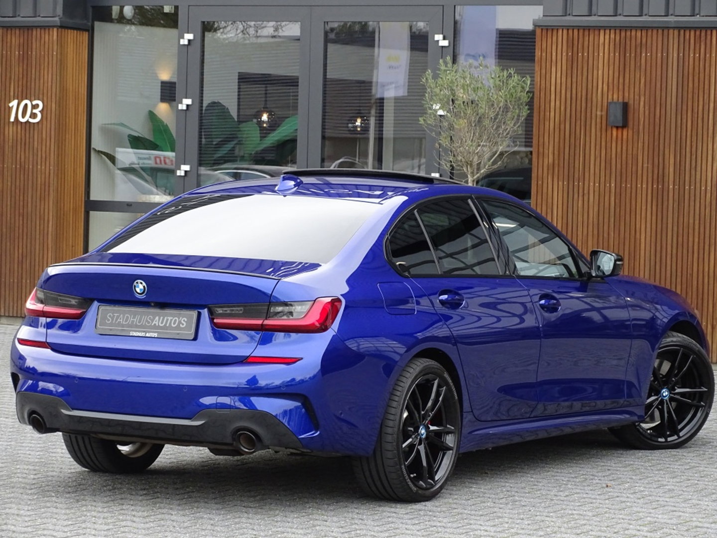 BMW 3 Serie Limousine 330e 292PK M-sport / M-Stoel / Carbon / Laser / 360° / BTW