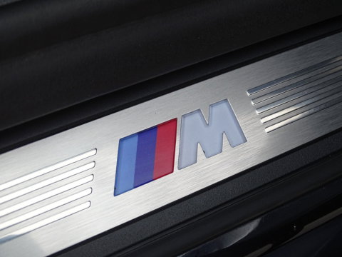 BMW 3 Serie Limousine 330e 292PK M-sport / M-Stoel / Carbon / Laser / 360° / BTW