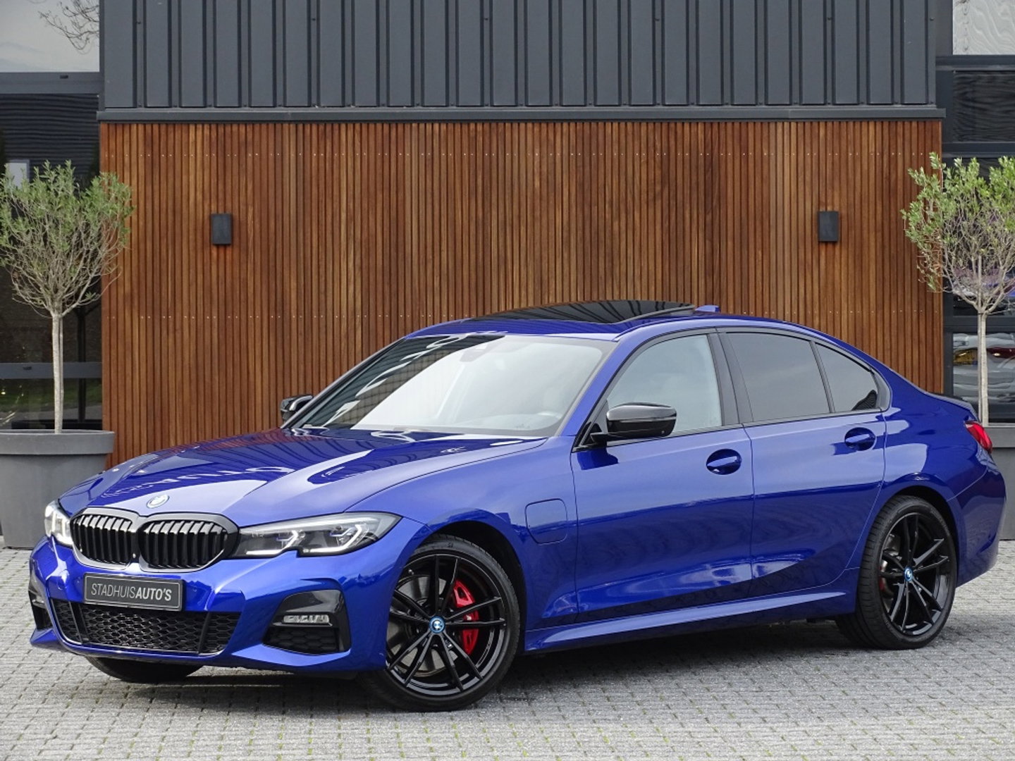 BMW 3 Serie Limousine 330e 292PK M-sport / M-Stoel / Carbon / Laser / 360° / BTW