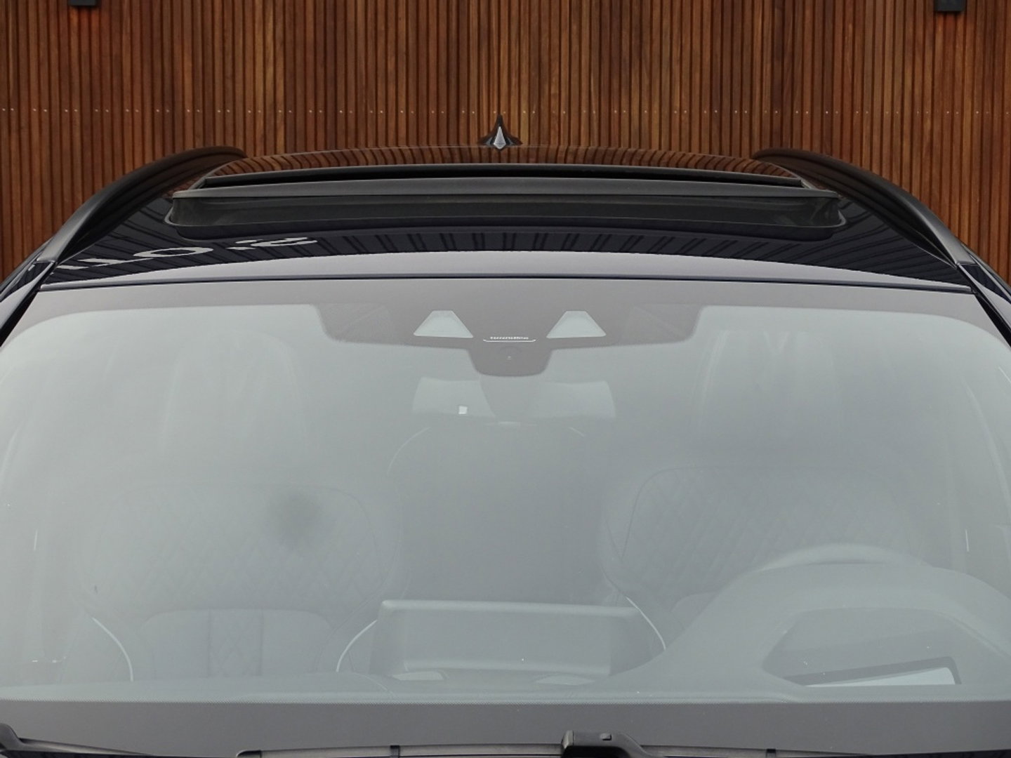 BMW 5 Serie Touring 540i xD 341PK High Ex. M-Individual / Laser / 360° / *NAP*