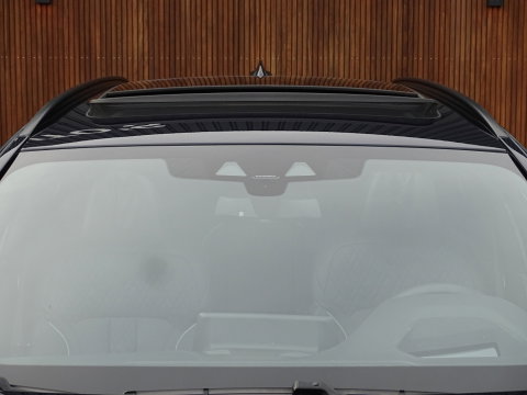 BMW 5 Serie Touring 540i xD 341PK High Ex. M-Individual / Laser / 360° / *NAP*