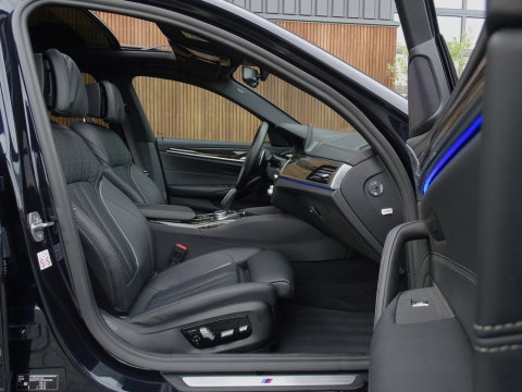 BMW 5 Serie Touring 540i xD 341PK High Ex. M-Individual / Laser / 360° / *NAP*
