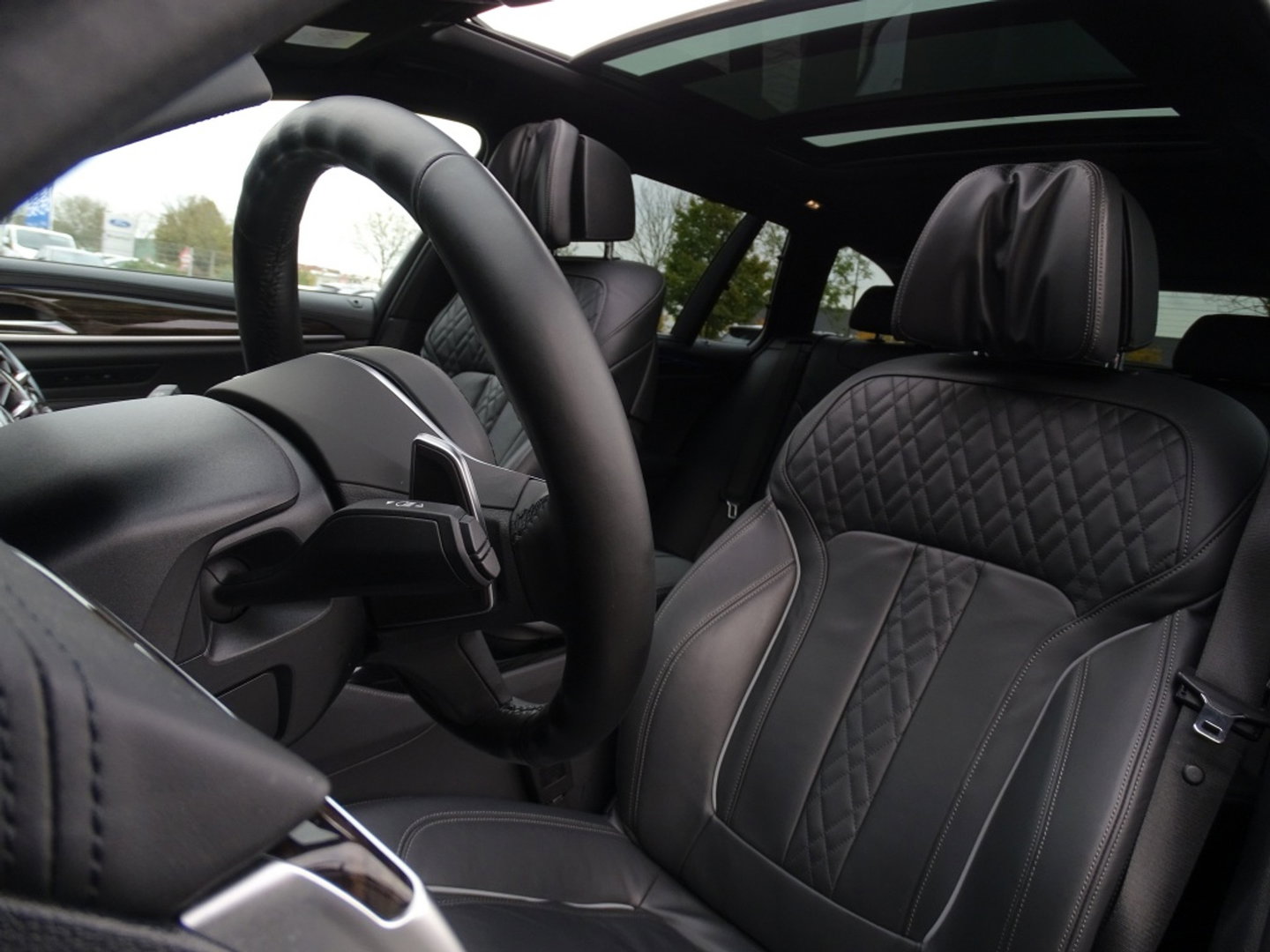 BMW 5 Serie Touring 540i xD 341PK High Ex. M-Individual / Laser / 360° / *NAP*