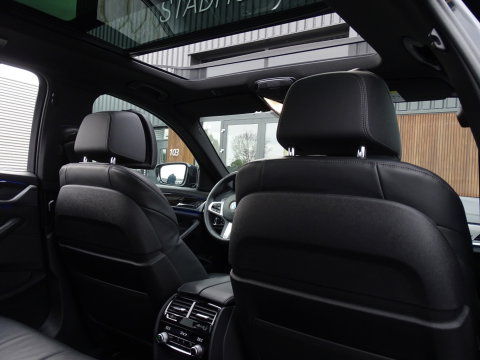 BMW 5 Serie Touring 540i xD 341PK High Ex. M-Individual / Laser / 360° / *NAP*