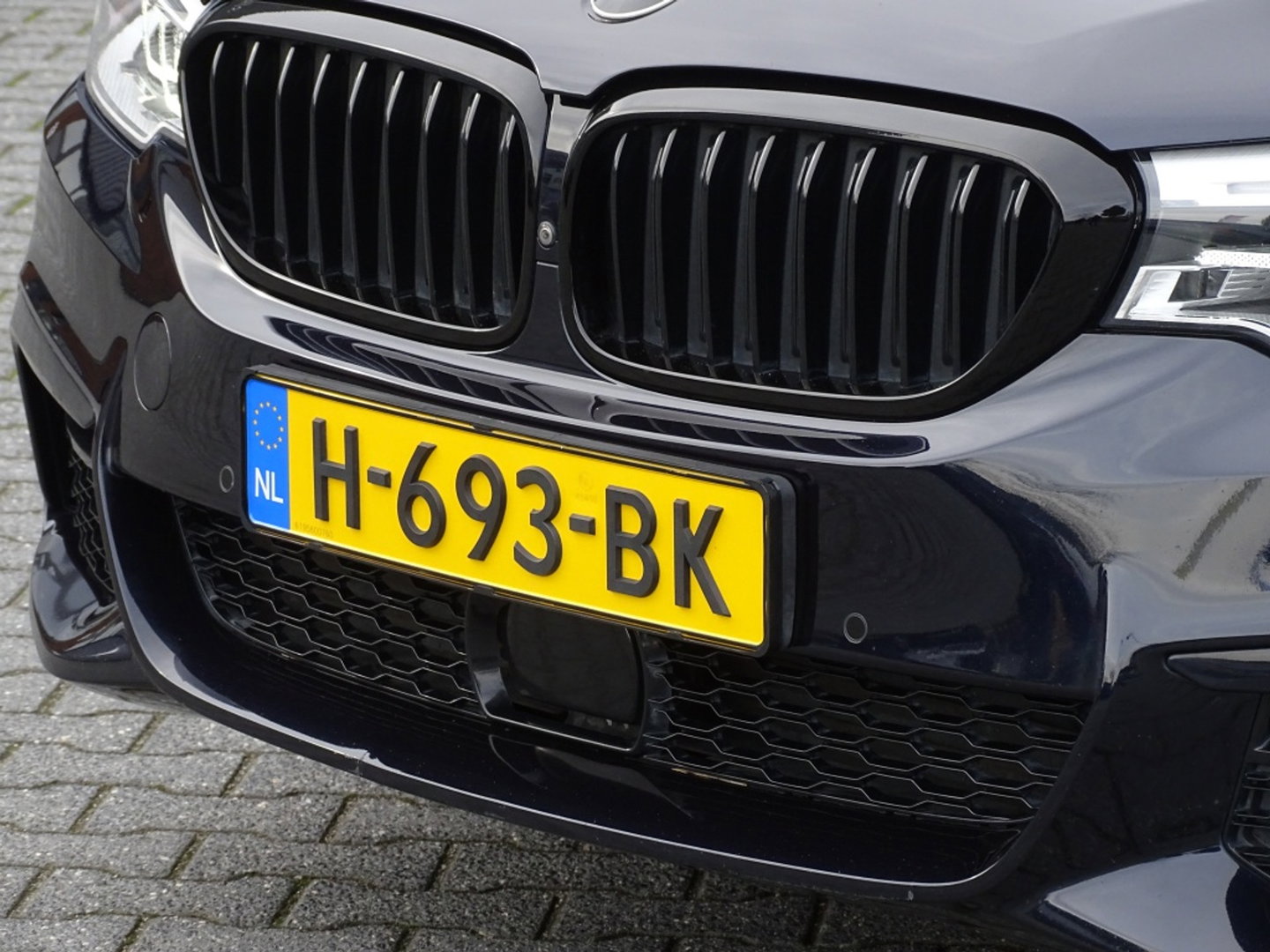 BMW 5 Serie Touring 540i xD 341PK High Ex. M-Individual / Laser / 360° / *NAP*
