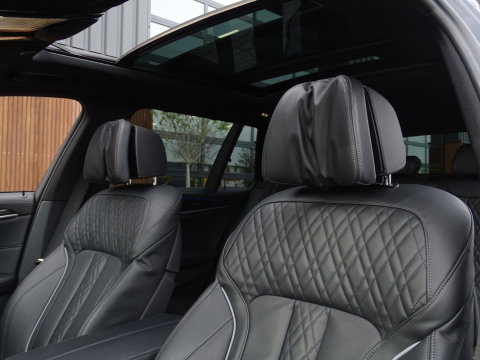 BMW 5 Serie Touring 540i xD 341PK High Ex. M-Individual / Laser / 360° / *NAP*