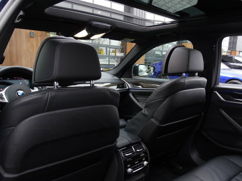 BMW 5 Serie Touring 540i xD 341PK High Ex. M-Individual / Laser / 360° / *NAP*