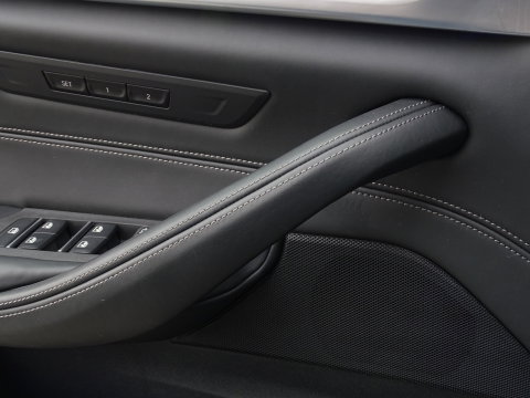 BMW 5 Serie Touring 540i xD 341PK High Ex. M-Individual / Laser / 360° / *NAP*