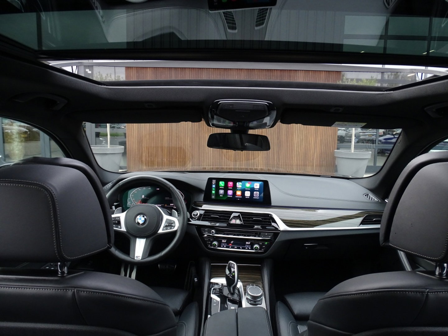 BMW 5 Serie Touring 540i xD 341PK High Ex. M-Individual / Laser / 360° / *NAP*