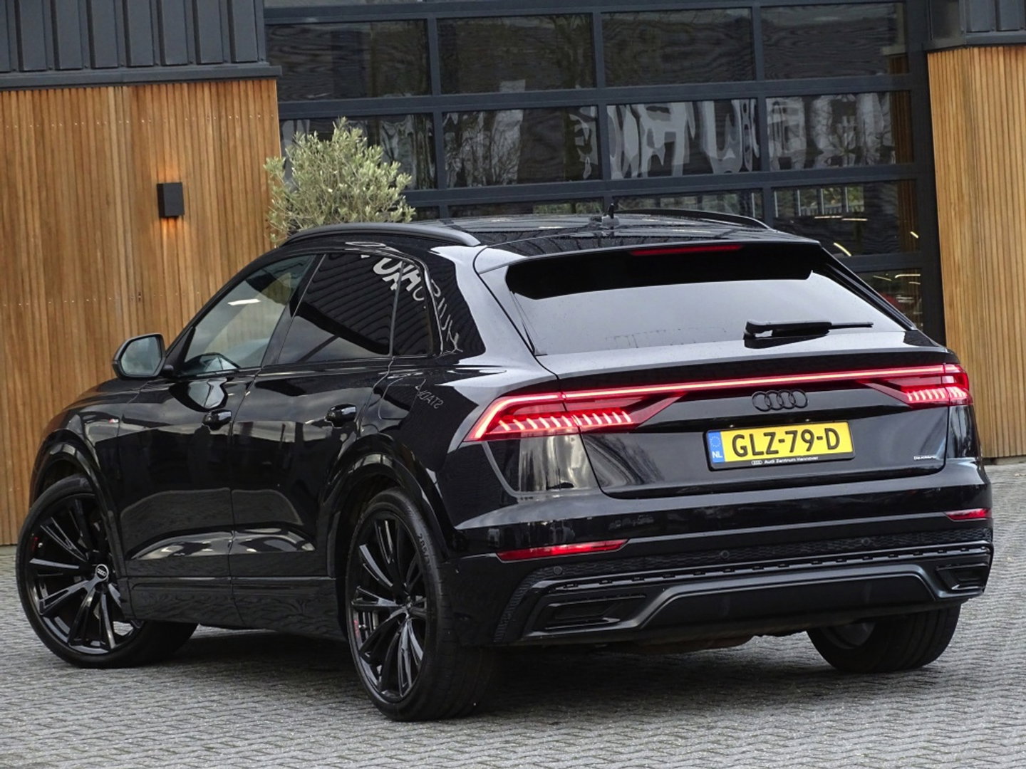 Audi Q8 55 TFSI e 381PK Quattro S line / Carbon / 23'' / B&O / 360°