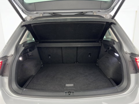 Volkswagen Tiguan 2.0 TDI Business+ (INCL.BTW) Aut. *FULL-LED | HEATED-COMFORTSEATS | ADAPTIVE-CRUISE | DIGI-COCKPIT | PRIVACY-GLASS | CAMERA | SHIFT-PADDLES | ECC | PDC | 18''ALU | TOWBAR*