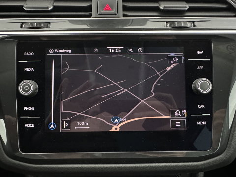 Volkswagen Tiguan 2.0 TDI Business+ (INCL.BTW) Aut. *FULL-LED | HEATED-COMFORTSEATS | ADAPTIVE-CRUISE | DIGI-COCKPIT | PRIVACY-GLASS | CAMERA | SHIFT-PADDLES | ECC | PDC | 18''ALU | TOWBAR*