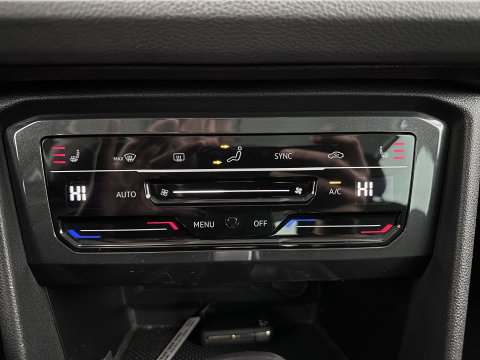 Volkswagen Tiguan 2.0 TDI Business+ (INCL.BTW) Aut. *FULL-LED | HEATED-COMFORTSEATS | ADAPTIVE-CRUISE | DIGI-COCKPIT | PRIVACY-GLASS | CAMERA | SHIFT-PADDLES | ECC | PDC | 18''ALU | TOWBAR*