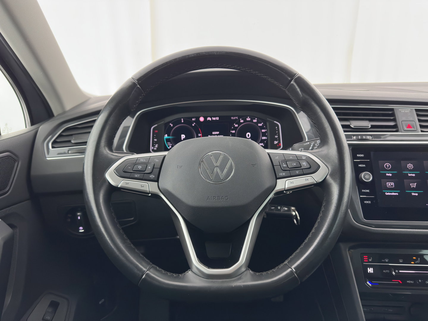 Volkswagen Tiguan 2.0 TDI Business+ (INCL.BTW) Aut. *FULL-LED | HEATED-COMFORTSEATS | ADAPTIVE-CRUISE | DIGI-COCKPIT | PRIVACY-GLASS | CAMERA | SHIFT-PADDLES | ECC | PDC | 18''ALU | TOWBAR*