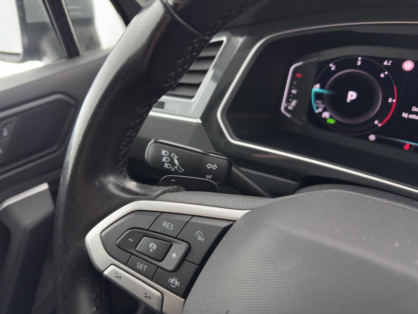 Volkswagen Tiguan 2.0 TDI Business+ (INCL.BTW) Aut. *FULL-LED | HEATED-COMFORTSEATS | ADAPTIVE-CRUISE | DIGI-COCKPIT | PRIVACY-GLASS | CAMERA | SHIFT-PADDLES | ECC | PDC | 18''ALU | TOWBAR*