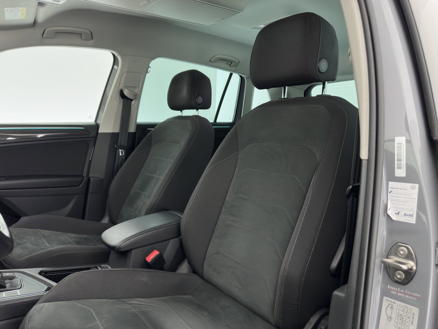 Volkswagen Tiguan 2.0 TDI Business+ (INCL.BTW) Aut. *FULL-LED | HEATED-COMFORTSEATS | ADAPTIVE-CRUISE | DIGI-COCKPIT | PRIVACY-GLASS | CAMERA | SHIFT-PADDLES | ECC | PDC | 18''ALU | TOWBAR*