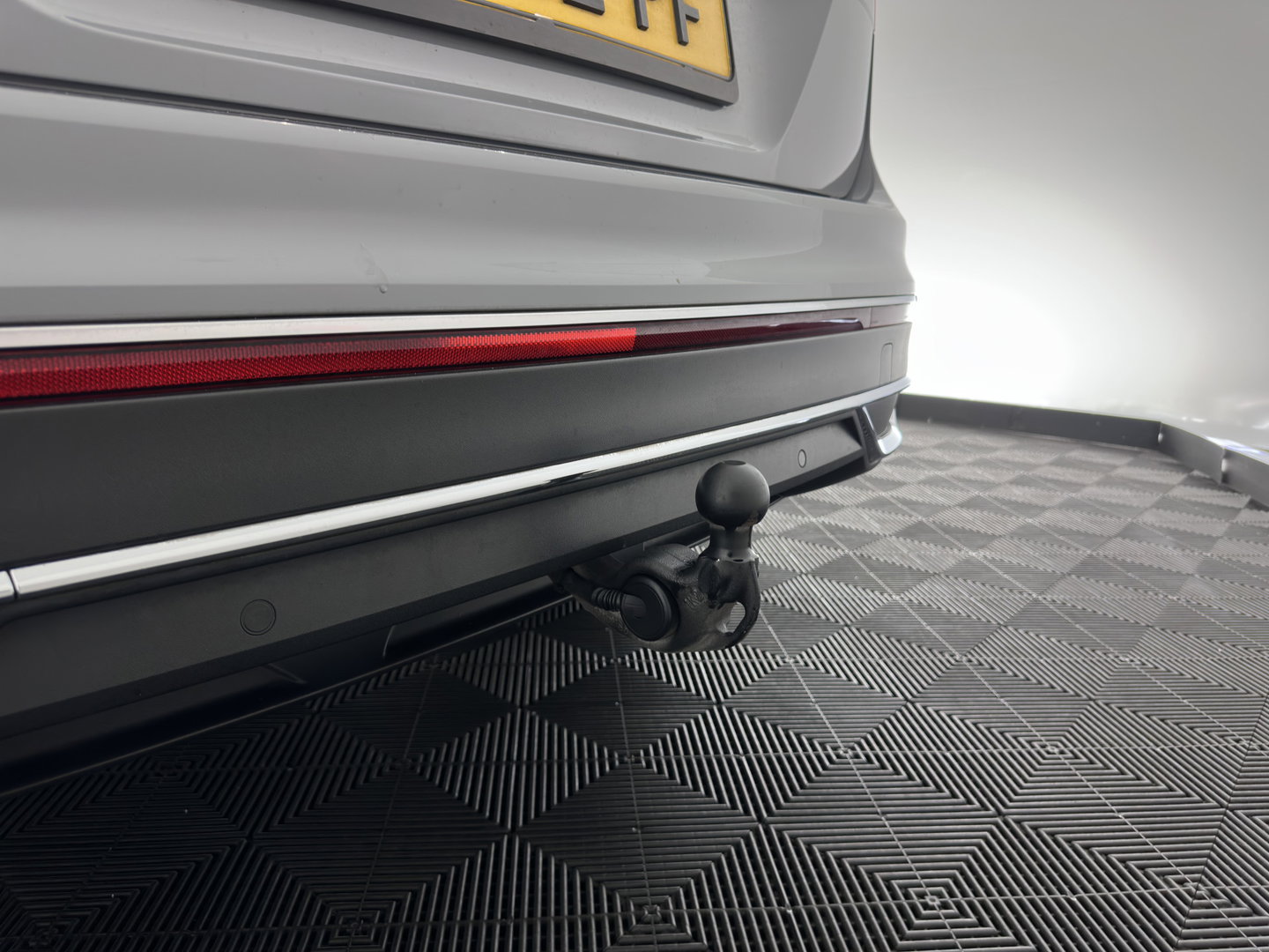 Volkswagen Tiguan 2.0 TDI Business+ (INCL.BTW) Aut. *FULL-LED | HEATED-COMFORTSEATS | ADAPTIVE-CRUISE | DIGI-COCKPIT | PRIVACY-GLASS | CAMERA | SHIFT-PADDLES | ECC | PDC | 18''ALU | TOWBAR*