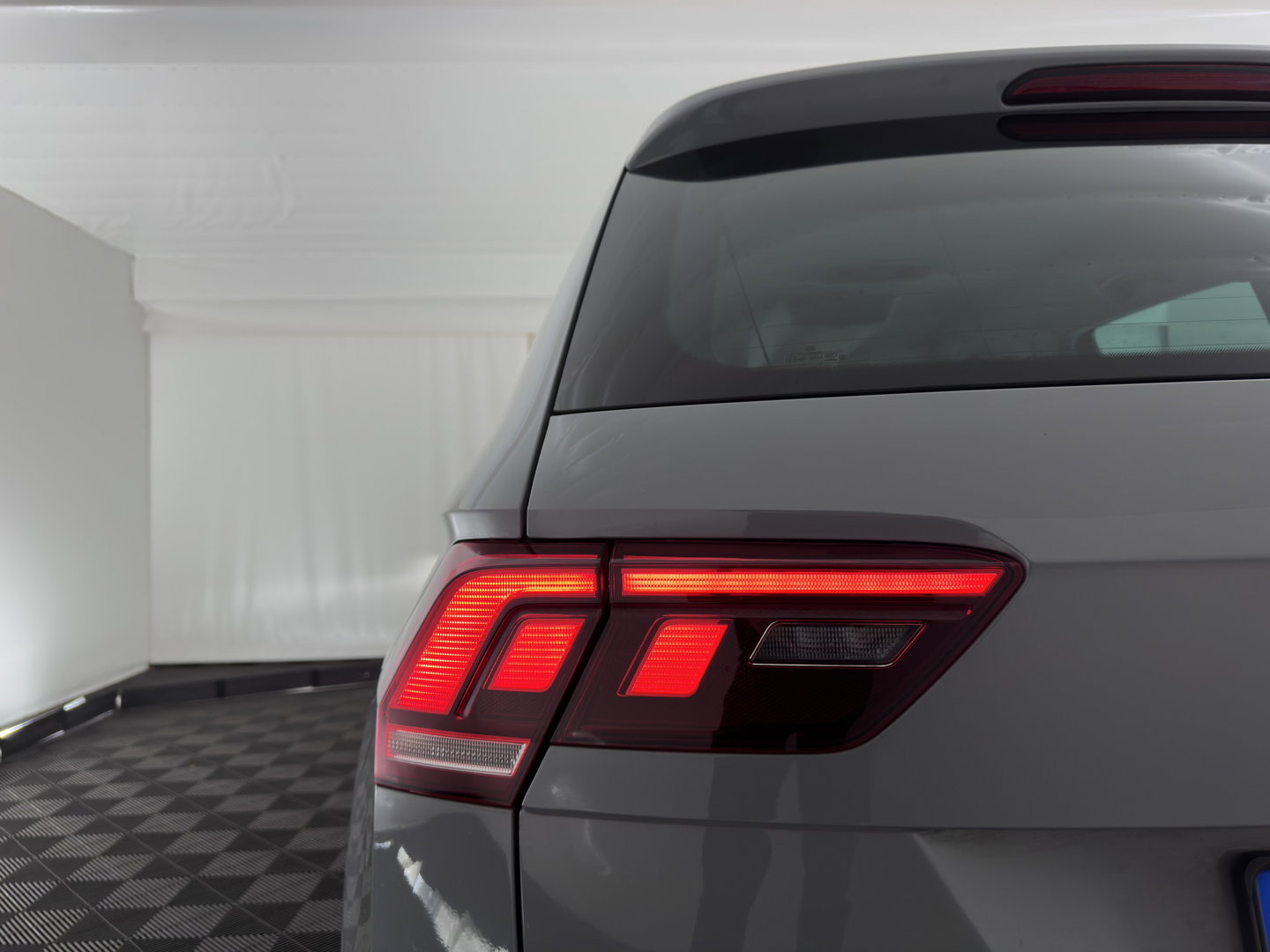 Volkswagen Tiguan 2.0 TDI Business+ (INCL.BTW) Aut. *FULL-LED | HEATED-COMFORTSEATS | ADAPTIVE-CRUISE | DIGI-COCKPIT | PRIVACY-GLASS | CAMERA | SHIFT-PADDLES | ECC | PDC | 18''ALU | TOWBAR*