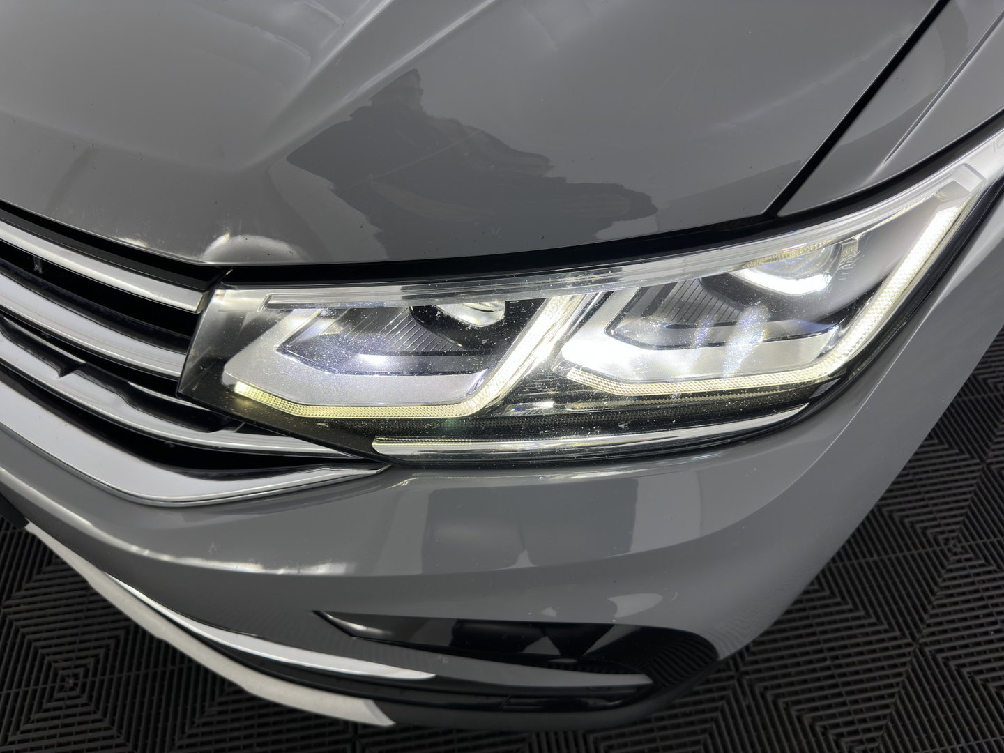 Volkswagen Tiguan 2.0 TDI Business+ (INCL.BTW) Aut. *FULL-LED | HEATED-COMFORTSEATS | ADAPTIVE-CRUISE | DIGI-COCKPIT | PRIVACY-GLASS | CAMERA | SHIFT-PADDLES | ECC | PDC | 18''ALU | TOWBAR*