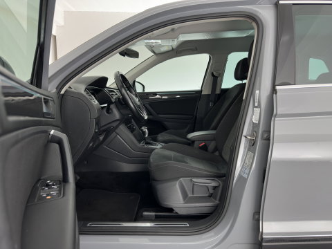 Volkswagen Tiguan 2.0 TDI Business+ (INCL.BTW) Aut. *FULL-LED | HEATED-COMFORTSEATS | ADAPTIVE-CRUISE | DIGI-COCKPIT | PRIVACY-GLASS | CAMERA | SHIFT-PADDLES | ECC | PDC | 18''ALU | TOWBAR*