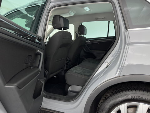 Volkswagen Tiguan 2.0 TDI Business+ (INCL.BTW) Aut. *FULL-LED | HEATED-COMFORTSEATS | ADAPTIVE-CRUISE | DIGI-COCKPIT | PRIVACY-GLASS | CAMERA | SHIFT-PADDLES | ECC | PDC | 18''ALU | TOWBAR*